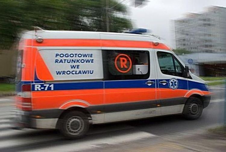 Dwie osoby zginęły pod Wrocławiem. Zostały potrącone przez samochód, 0