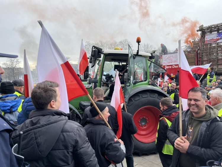 Rolnicy niszczyli Wrocław i łamali prawo. Do dziś żaden nie poniósł konsekwencji, 