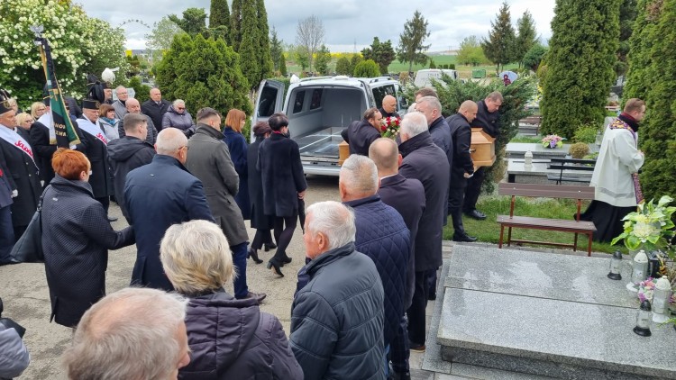 Tłumy na pogrzebie Stanisława Witka. Żegnali go czołowi politycy PiS, Daniel Śmiłowski