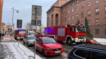 Pożar w KWP we Wrocławiu i ewakuacja pracowników. Znamy wstępne ustalenia