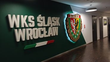 Piłkarski Śląsk wyprowadził się z Oporowskiej. Zobacz nową siedzibę WKS-u na Stadionie Wrocław