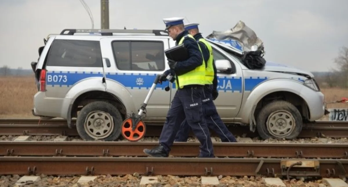 Wypadki drogowe, Wypadek torach Wrocławiem latek ledwie uszedł życiem - zdjęcie, fotografia