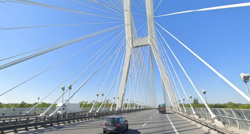 Odcinkowy pomiar prędkości ma działać m.in. na Moście Rędzińskim / fot. Google Street View