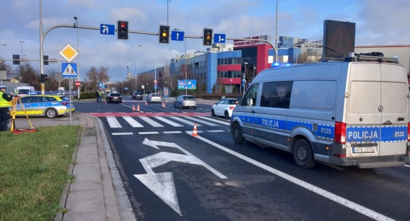 Do wypadku doszło na skrzyżowaniu ul. Klecińskiej i Szwajcarskiej / fot. KMP Wrocław