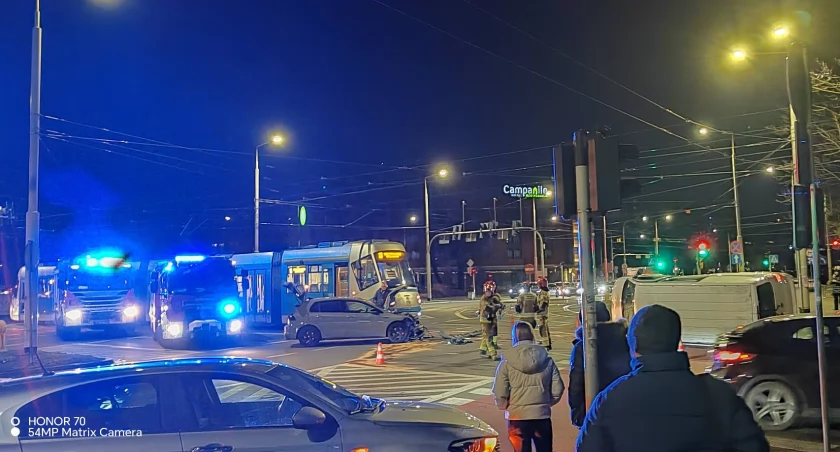 Wypadek na skrzyżowaniu przy Wroclavii. Są utrudnienia w ruchu / Fot. Nadesłane przez Czytelnika