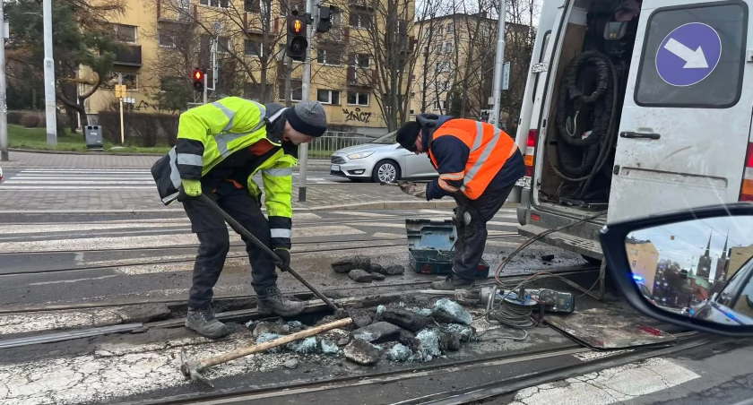 Poważna awaria torowiska na ul. Szczytnickiej