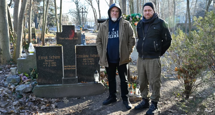 Dariusz Dembiński -  mistrz kamieniarski i Alan Weiss aktywnie działają w inicjatywie 