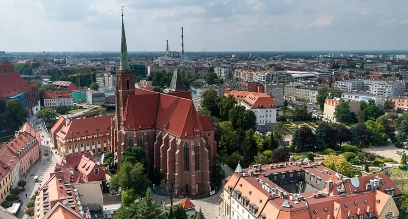 Kolegiata św. Krzyża i św. Bartłomieja / fot. Daniel.zolopa / Wikipedia