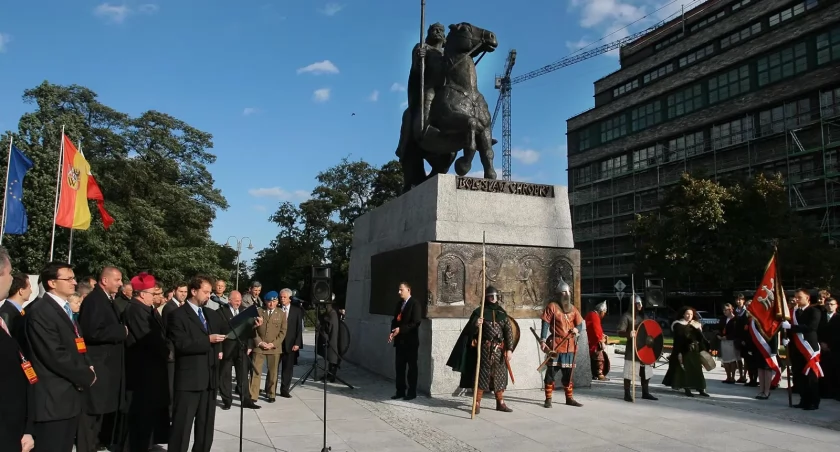 Pomnik Bolesław Chrobrego odsłonięto 15 września 2007 roku / fot. Fot. Fundacja Pro Wratislavia