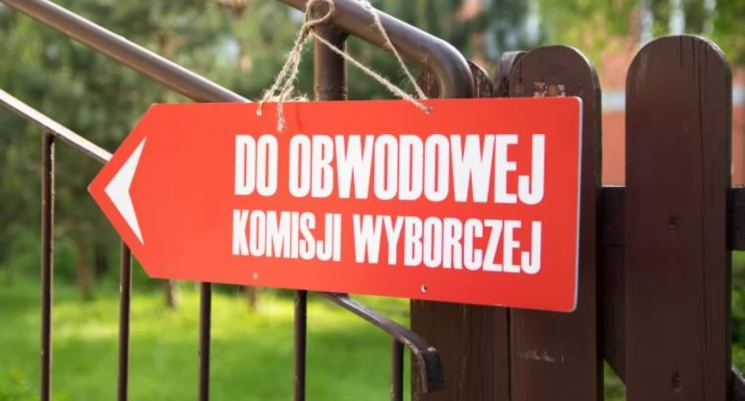 Lokale wyborcze w niedzielę będą czynne od godz. 7 do 21 / fot. Adobe Stock
