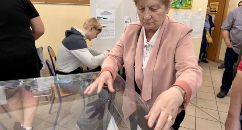 Wybory prezydenckie 18 maja 2025 odbędą się w godzinach 7.00 - 21.00