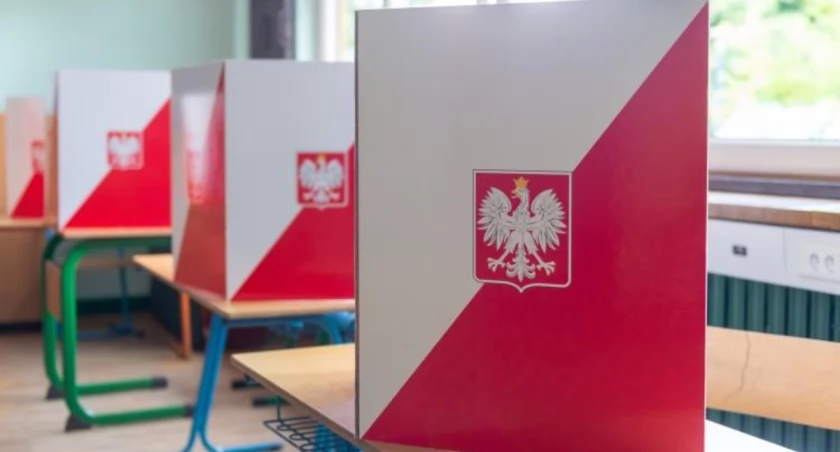 W części miejsc we Wrocławiu głosowanie zaczęło się dopiero do godzinie 10