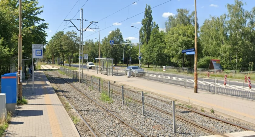 Tramwaje nie będą jeździły przez ul. Kosmonautów aż do końca wakacji / fot. Google Street View