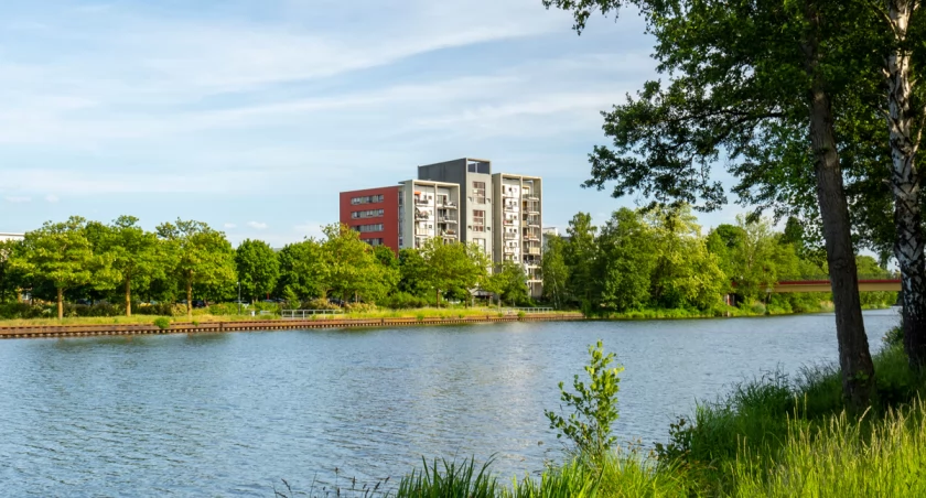 Leżące nad Odrą Eisenhüttenstadt jest często określane jako najmłodsze miasto w Niemczech . fot. eisenhüttenstadt.de