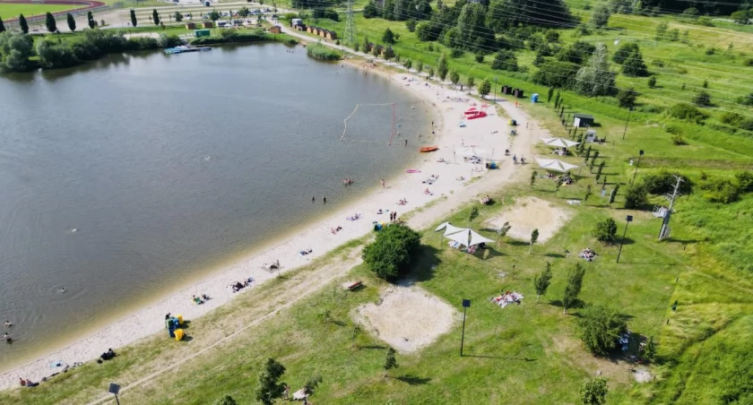 Wśród czynnych i bezpiecznych kąpielisk jest Błękitna Laguna w Siechnicach / fot. Jakub Jurek