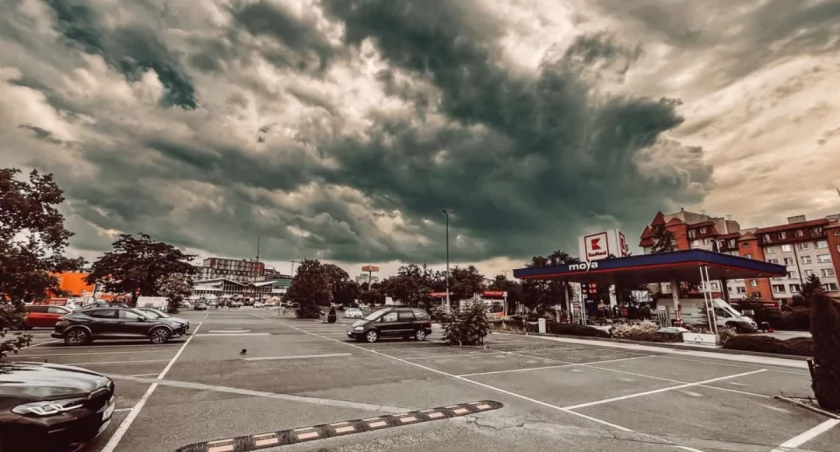Burza we Wrocławiu ma się pojawić wieczorem. Może być gwałtowna, a wichura i ulewa - bardzo silne / fot. Jakub Bieniek