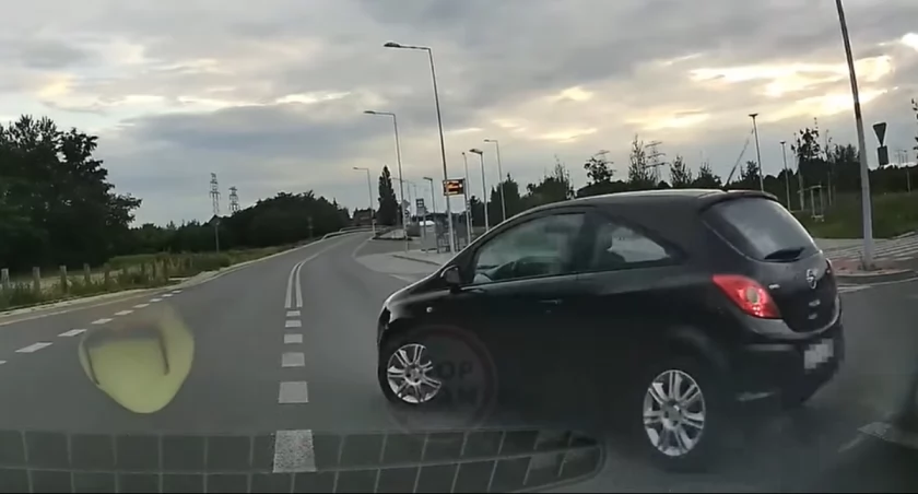 Do zderzenia doszło podczas zawracania / fot. Stop Cham