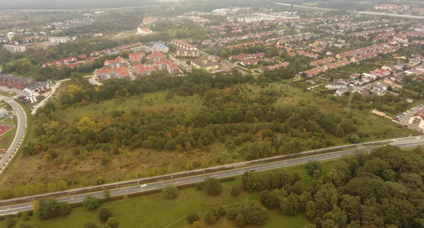 Nowe bloki miały powstać przy skrzyżowaniu Królewieckiej i Suwalskiej | fot. UM Wrocławia