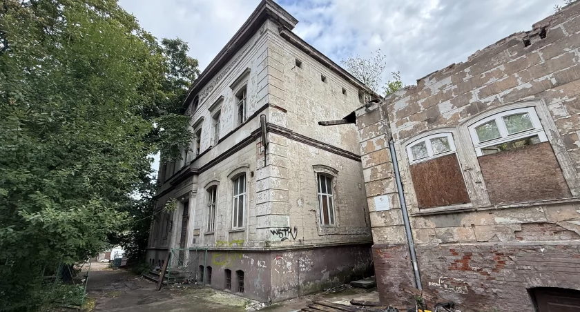 Najstarszy dworzec to zabytek. Ale niszczeje od wielu lat. Nie przechodził nawet przeglądów
