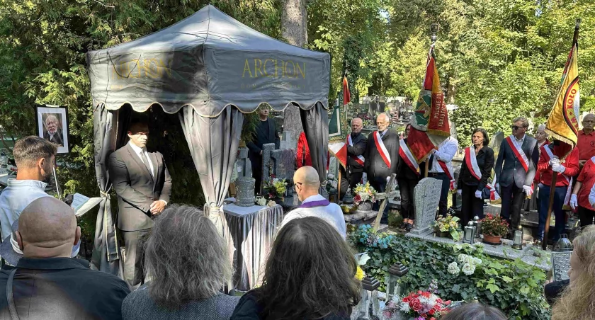 Bronisław Zathey spoczął na Cmentarzu Grabiszyńskim / fot. Jakub Jurek 