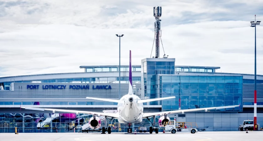 Lotnisko Poznań Ławica, fot. LOT