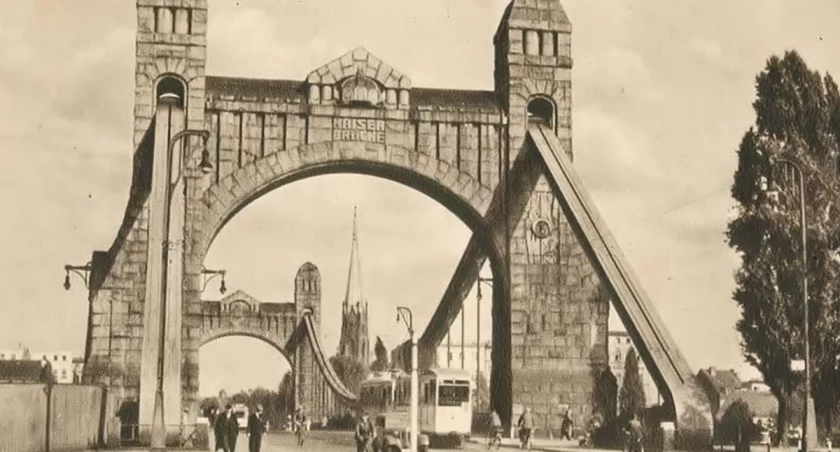 Napis Kaiserbrücke zniknął z Mostu Grunwaldzkiego zaraz po wojnie | fot. fotopolska.eu