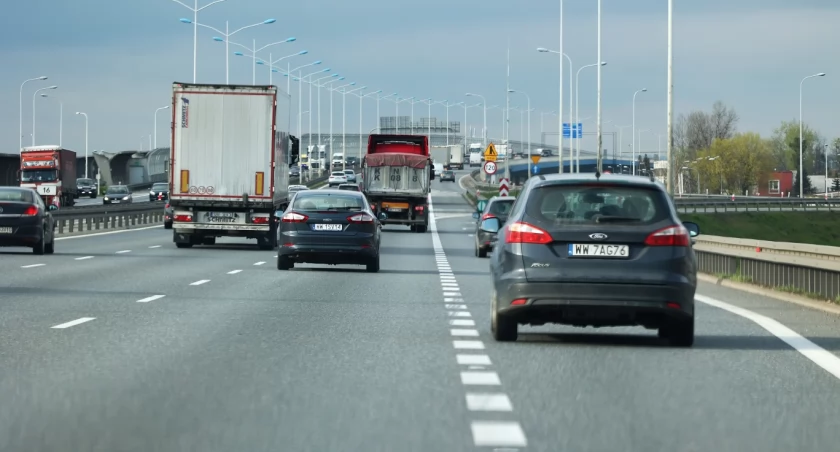 Przekroczenie prędkości 120 km/h na AOW będzie oznaczało dla kierowcy kłopoty / fot. Deposit Photos