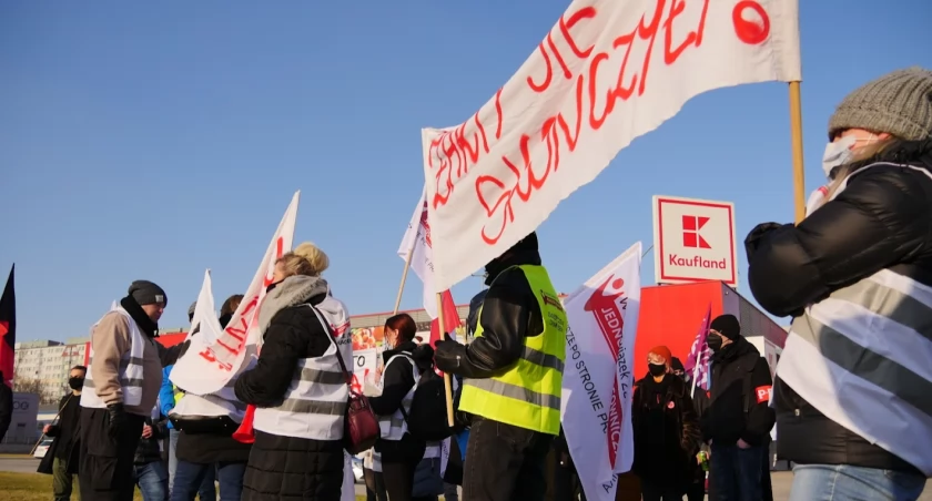Strajk w sklepach Kaufland ma się odbyć w najbliższą niedzielę | fot. Jakub Jurek 