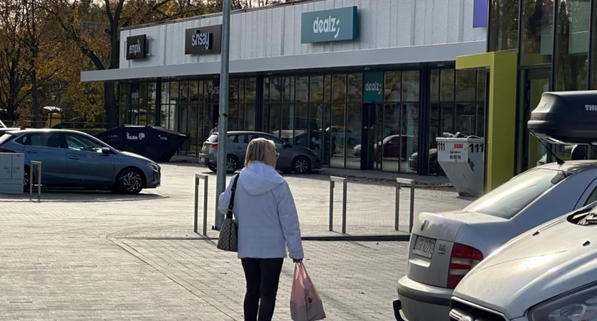 Centrum handlowe przy Średzkiej wciąż nie ma pozwolenia na użytkowanie | fot. Jakub Jurek