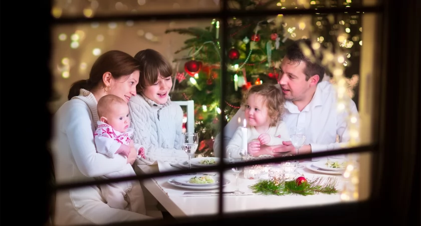 Wigilijny stół pełen jest symboli. Dlaczego potraw ma być akurat 12?