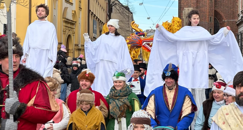 Wrocławski Orszak Trzech Króli wyruszył z Ostrowa Tumskiego na Rynek / fot. Jakub Jurek