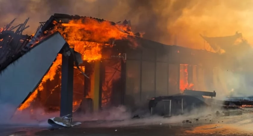 Pożar Biedronki wybuchł przed godz. 11 / fot. Lepsze Polkowice