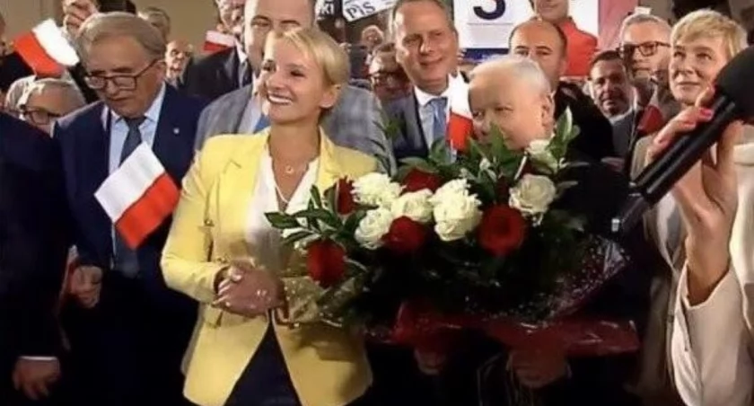 Czy jak zawsze o losach dolnośląskiego PiS zdecyduje prezes Jarosław Kaczyński? Mirosława Stachowiak-Różecka (z prawej) coraz dalej od ucha prezesa...