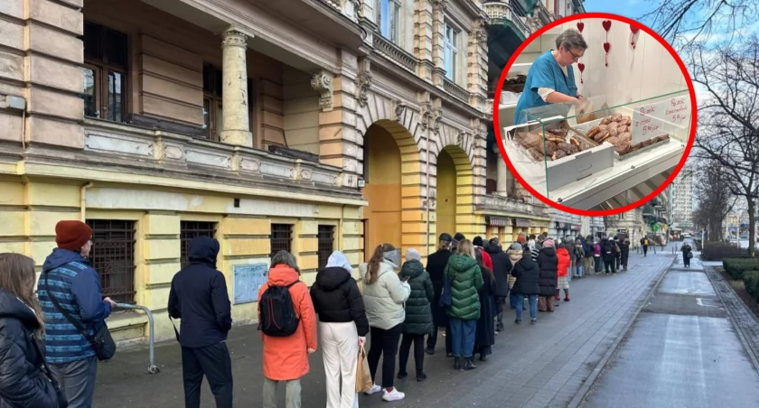 Tradycyjnie w tłusty czwartek do wrocławskich pączkarni ustawiły się ogromne kolejki. Fot. Jakub Jurek 