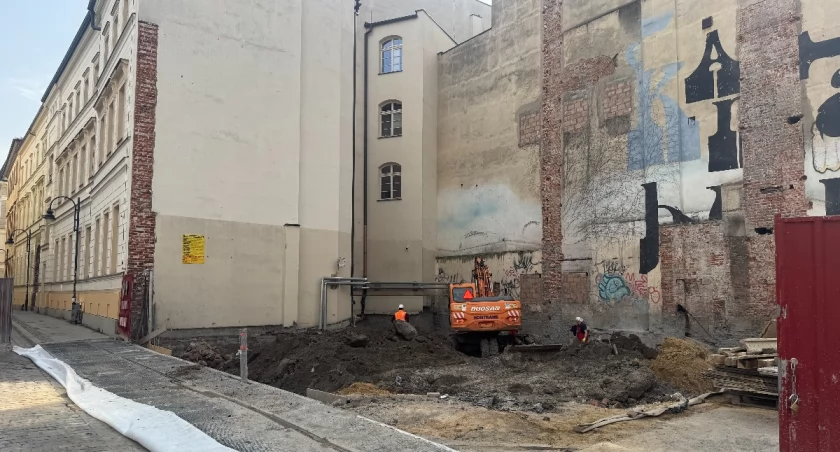 Przy ul. Kuźniczej 29b we Wrocławiu powstaje nowy gmach Uniwersytetu Wrocławskiego fot. Karolina Kozakiewicz