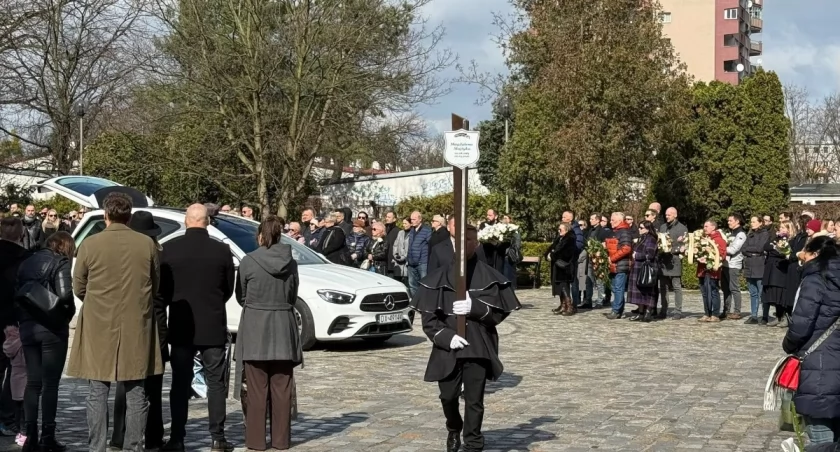 Pogrzeb Magdaleny Majtyki przyciągnął na Cmentarz Grabiszyński tłumy
