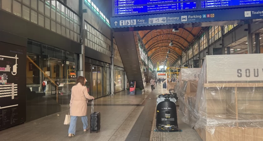 Od stycznia na wrocławskim Dworcu Głównym można spotkać robota / fot. Karolina Kozakiewicz