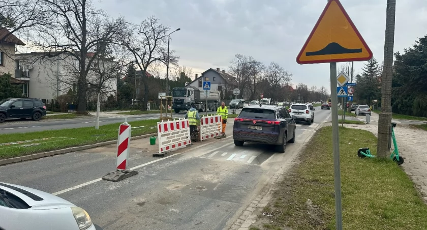 Pierwsze progi na Kochanowskiego są już gotowe / fot. Jakub Jurek