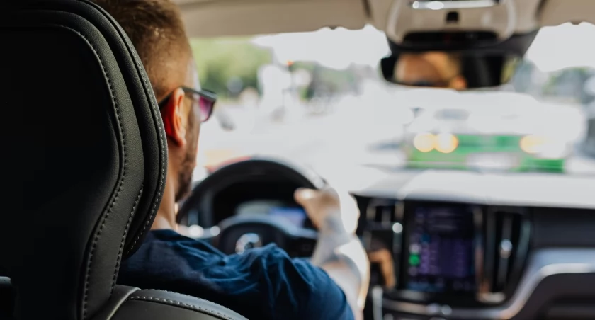 Na egzamin praktyczny na prawo jazdy czeka się 25 minut / fot. Pexels.com