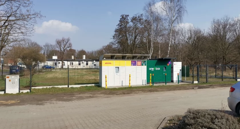 Paczkomaty przy ul. Lubiąskiej 14 we Wrocławiu / fot. czytelnik 