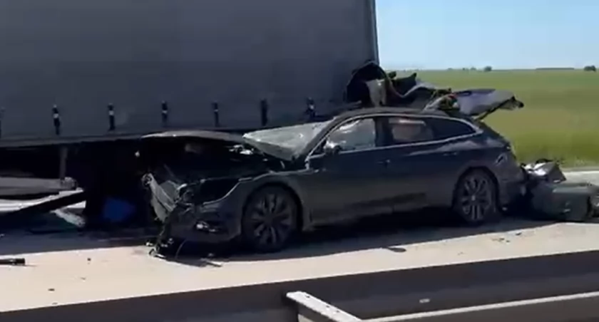 Wypadek na A4. Kierowca porzucił rozbite auto / fot. Uniwer Auto