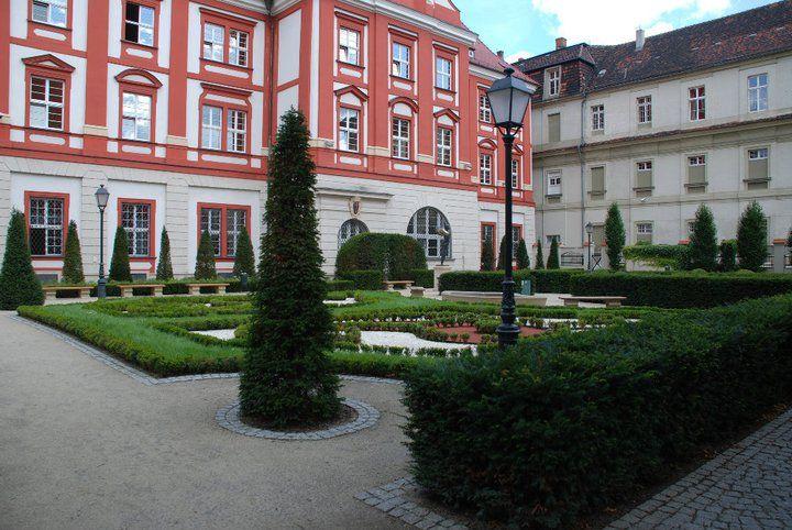 Michał Strzępek, <A href=http://enjoywroclaw.wordpress.com/ target=_blank>enjoywroclaw.wordpress.com</A>