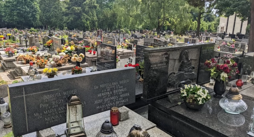 Zmarli we Wrocławiu - pogrzeby zaplanowane na 20.06.2026 – nekrologi / fot. Deposit Photos