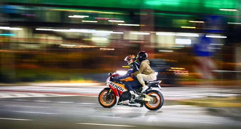 Po ograniczeniu ruchu na Placu Solnym motocykliści przenieśli się na inne ulice Wrocławia / fot. Shutterstock