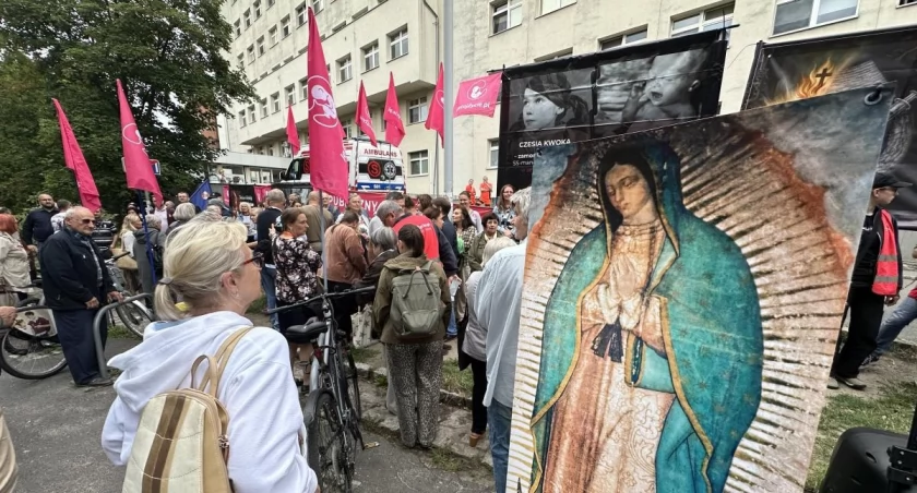 Pierwszy protest pod szpitalem na Brochowie odbył się 21 lipca 