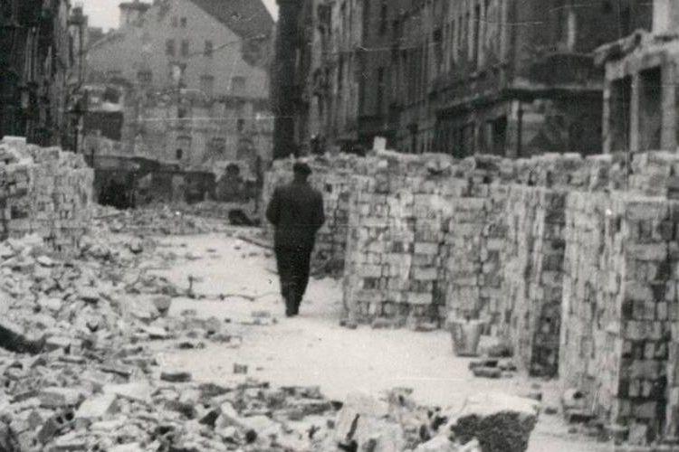 fot. ze zbiorów Działu Dokumentów Życia Społecznego Zakładu Narodowego im. Ossolińskich.