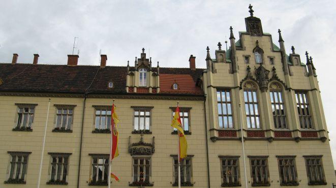 MR