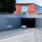   Parking na Placu Wolności  - pierwsza godzina kosztuje  8 zł , dwie -  16 zł , trzy -...