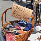 Wrocławska Wyprzedaż Garażowa na parkingu Centrum Handlowego Borek / fot. Kinga Mierzwiak