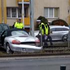 Utrudnienia dla pasażerów MPK. Porsche wpadło na torowisko  Autor: Agnieszka Adasiak